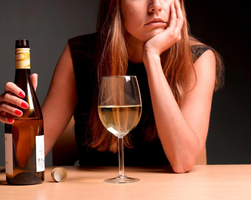 Анонимное лечение женского алкоголизма в Ельне